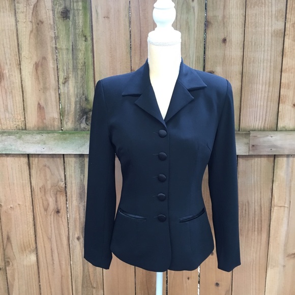 Cignal Black Single Breasted Fitted Blazer EUC - Picture 4 of 8